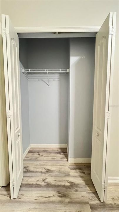 合同活跃: $1,640 (2 贝兹, 2 浴室, 1378 平方英尺)