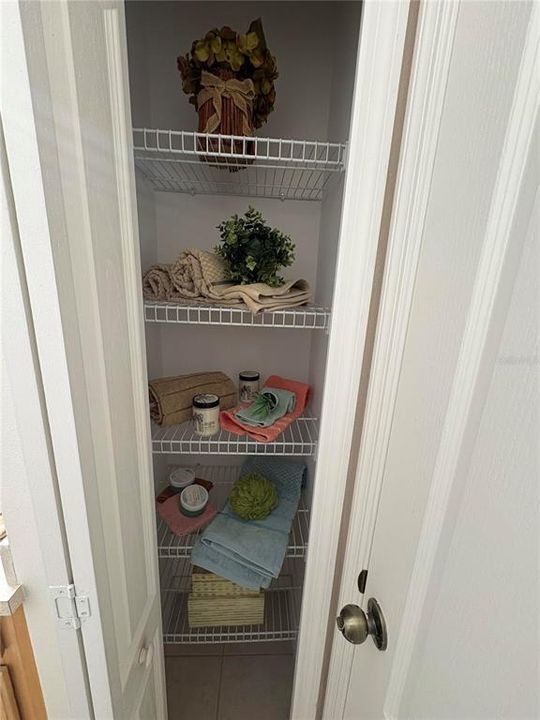 合同活跃: $1,640 (2 贝兹, 2 浴室, 1378 平方英尺)