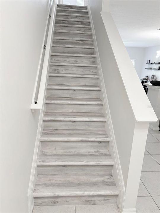 合同活跃: $1,640 (2 贝兹, 2 浴室, 1378 平方英尺)