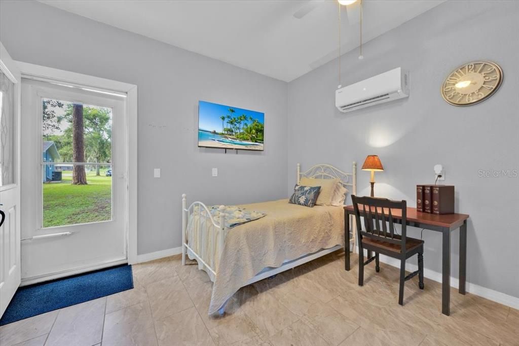 待售: $490,000 (4 贝兹, 3 浴室, 2055 平方英尺)