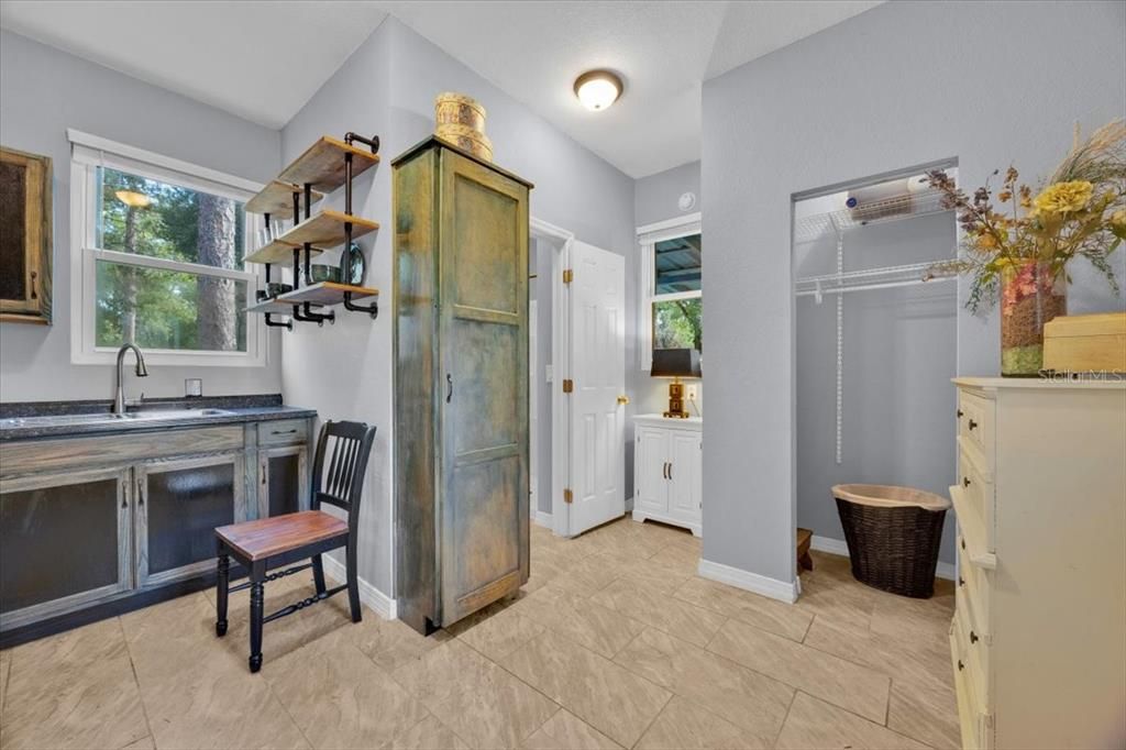 待售: $490,000 (4 贝兹, 3 浴室, 2055 平方英尺)