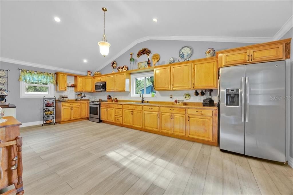 待售: $490,000 (4 贝兹, 3 浴室, 2055 平方英尺)