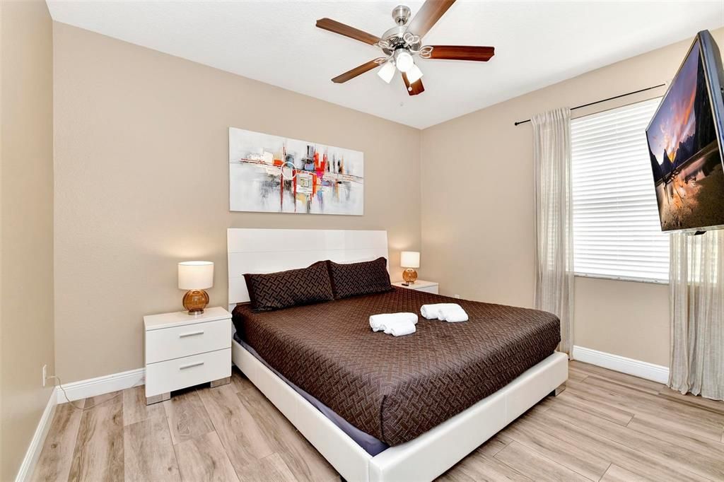 合同活跃: $3,500 (5 贝兹, 3 浴室, 2949 平方英尺)