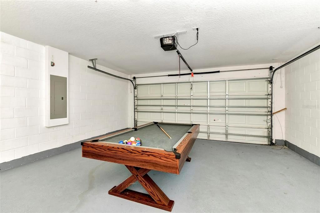 合同活跃: $3,500 (5 贝兹, 3 浴室, 2949 平方英尺)