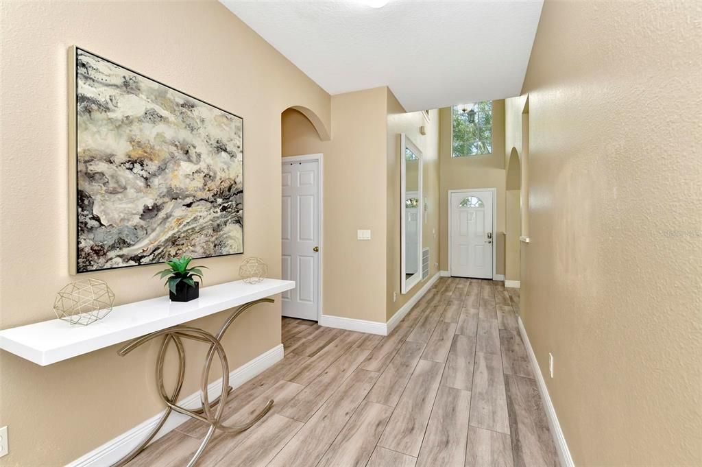 合同活跃: $3,500 (5 贝兹, 3 浴室, 2949 平方英尺)