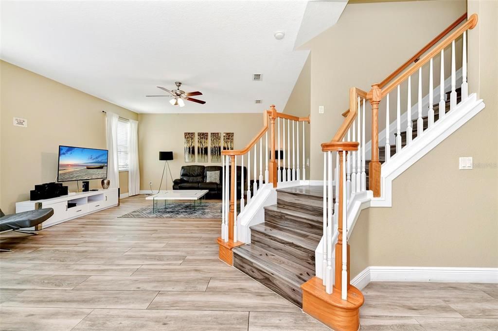 合同活跃: $3,500 (5 贝兹, 3 浴室, 2949 平方英尺)