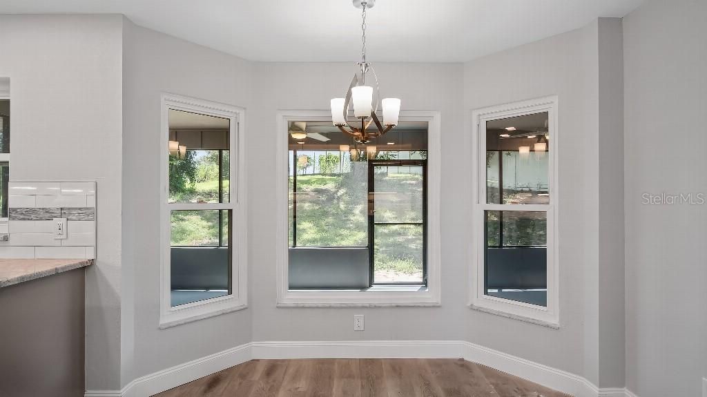 待售: $570,000 (4 贝兹, 3 浴室, 2586 平方英尺)