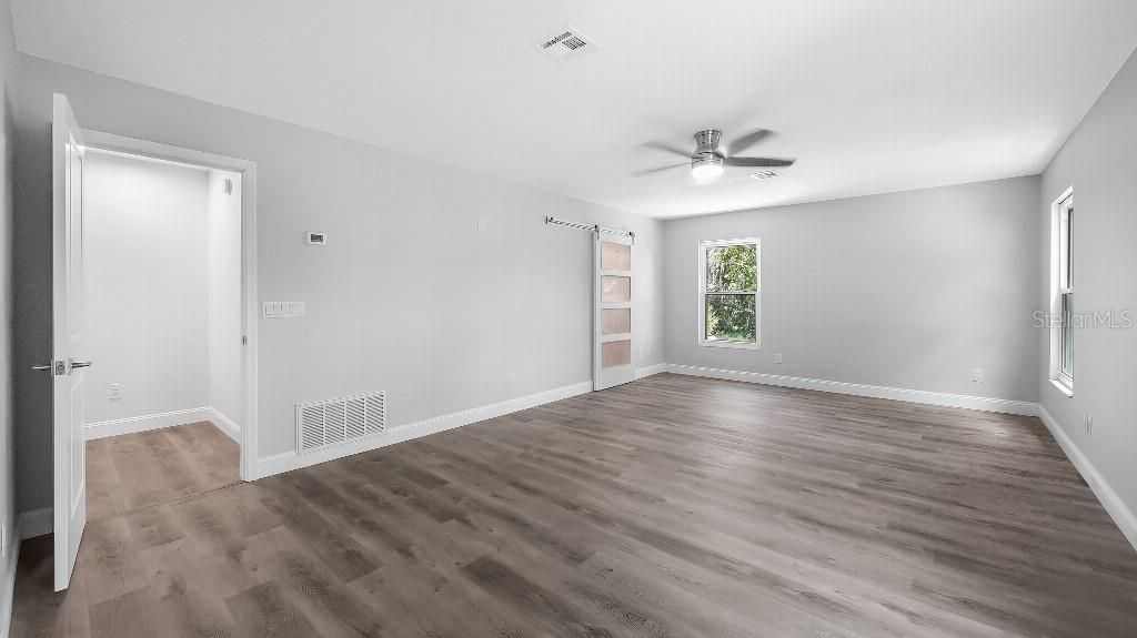 待售: $570,000 (4 贝兹, 3 浴室, 2586 平方英尺)