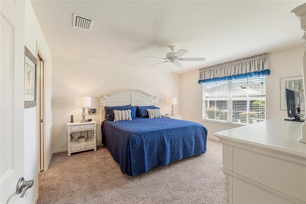 Active With Contract: $339,900 (3 beds, 2 baths, 1392 Square Feet)