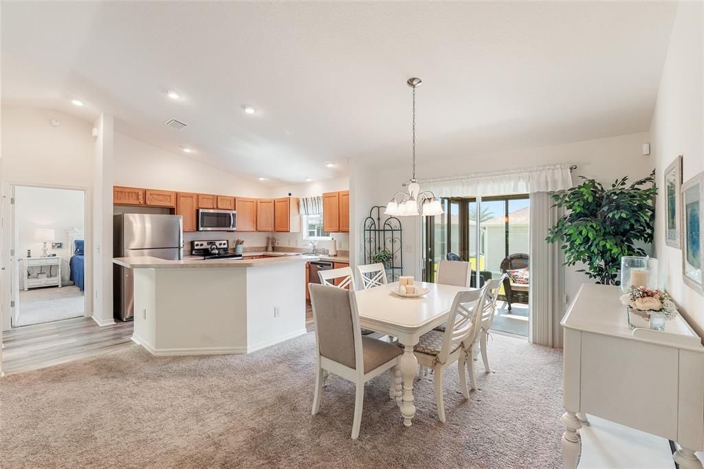 Active With Contract: $339,900 (3 beds, 2 baths, 1392 Square Feet)