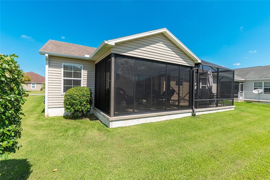 Active With Contract: $339,900 (3 beds, 2 baths, 1392 Square Feet)