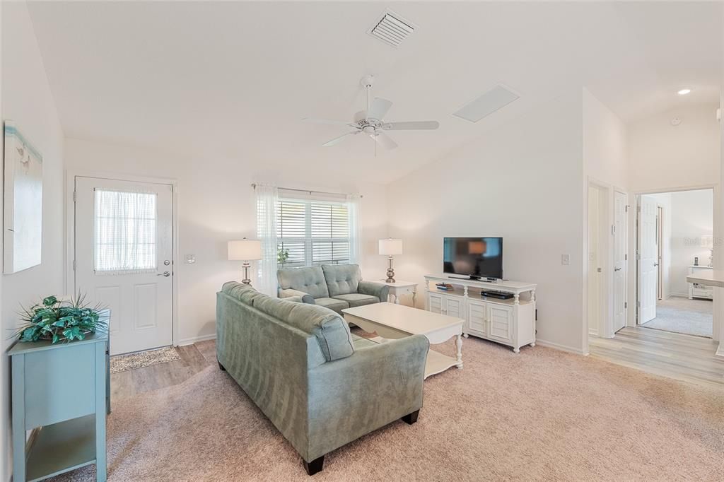 Active With Contract: $339,900 (3 beds, 2 baths, 1392 Square Feet)