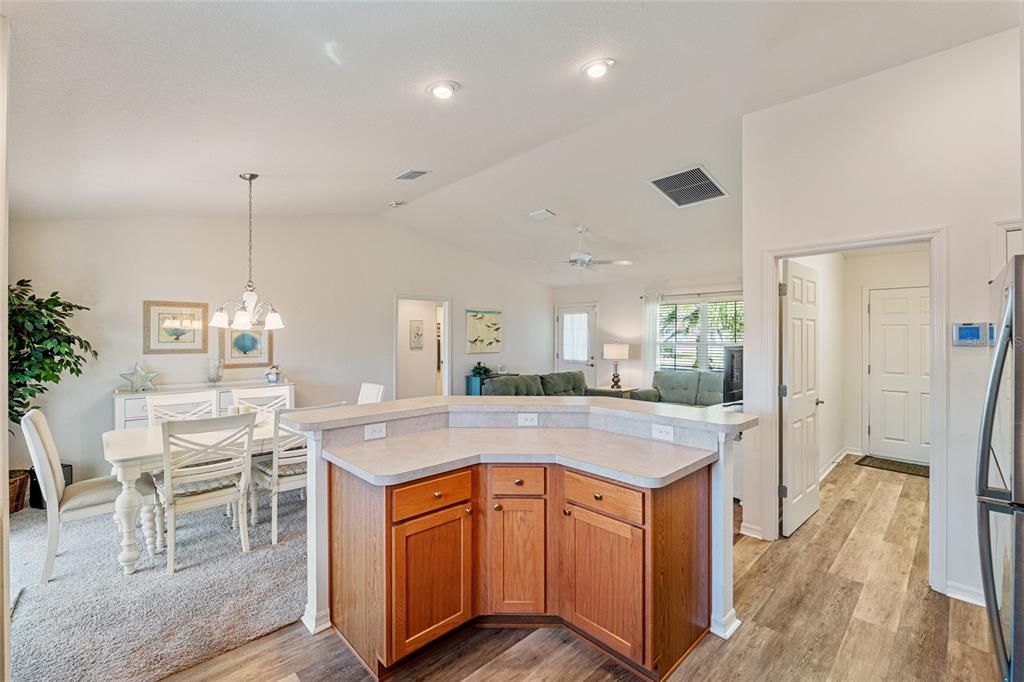 Active With Contract: $339,900 (3 beds, 2 baths, 1392 Square Feet)