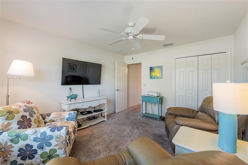 Active With Contract: $339,900 (3 beds, 2 baths, 1392 Square Feet)