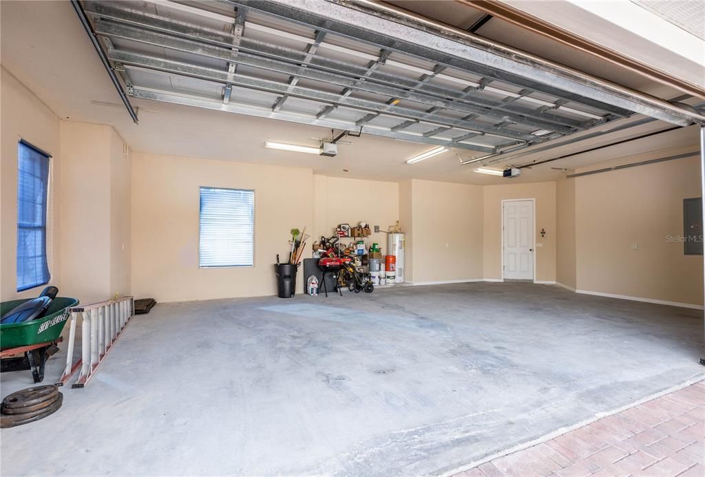 Active With Contract: $725,000 (4 beds, 4 baths, 4370 Square Feet)