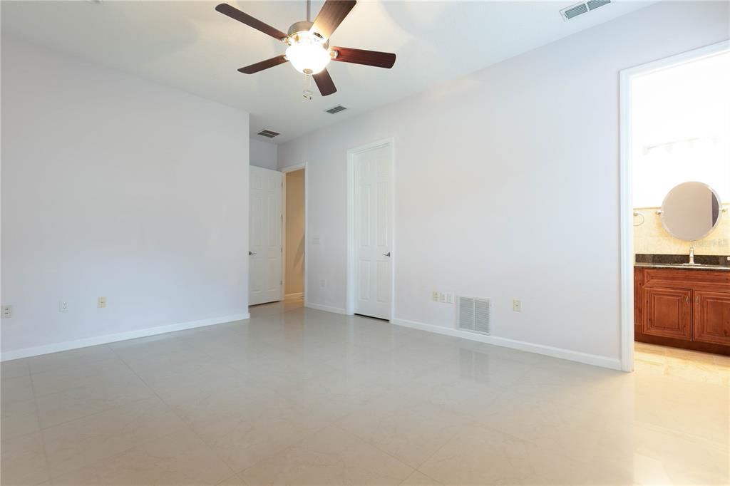 Active With Contract: $725,000 (4 beds, 4 baths, 4370 Square Feet)