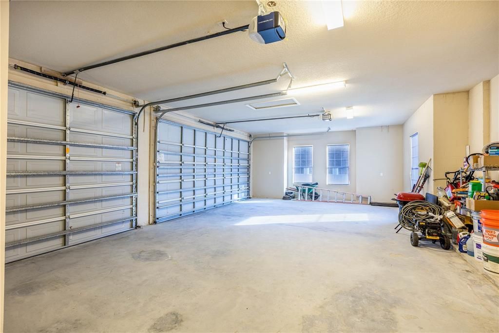 Active With Contract: $725,000 (4 beds, 4 baths, 4370 Square Feet)