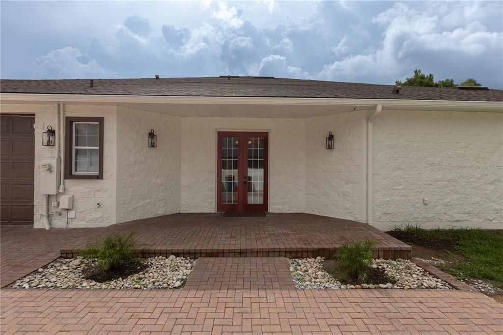 Active With Contract: $725,000 (4 beds, 4 baths, 4370 Square Feet)