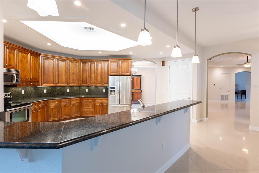 Active With Contract: $725,000 (4 beds, 4 baths, 4370 Square Feet)