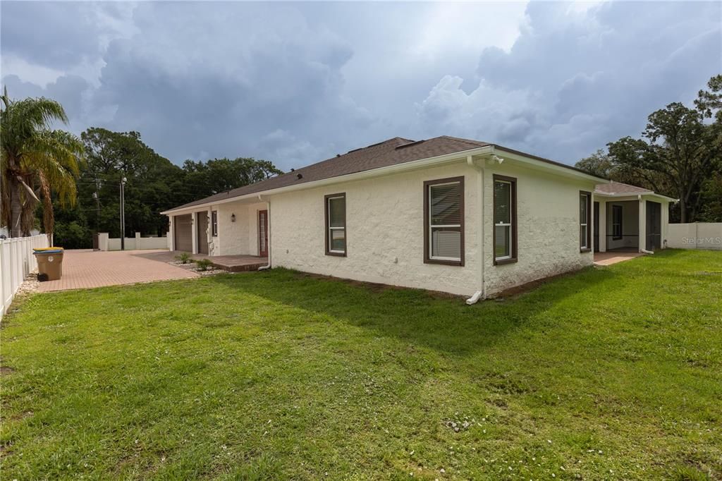 Active With Contract: $725,000 (4 beds, 4 baths, 4370 Square Feet)