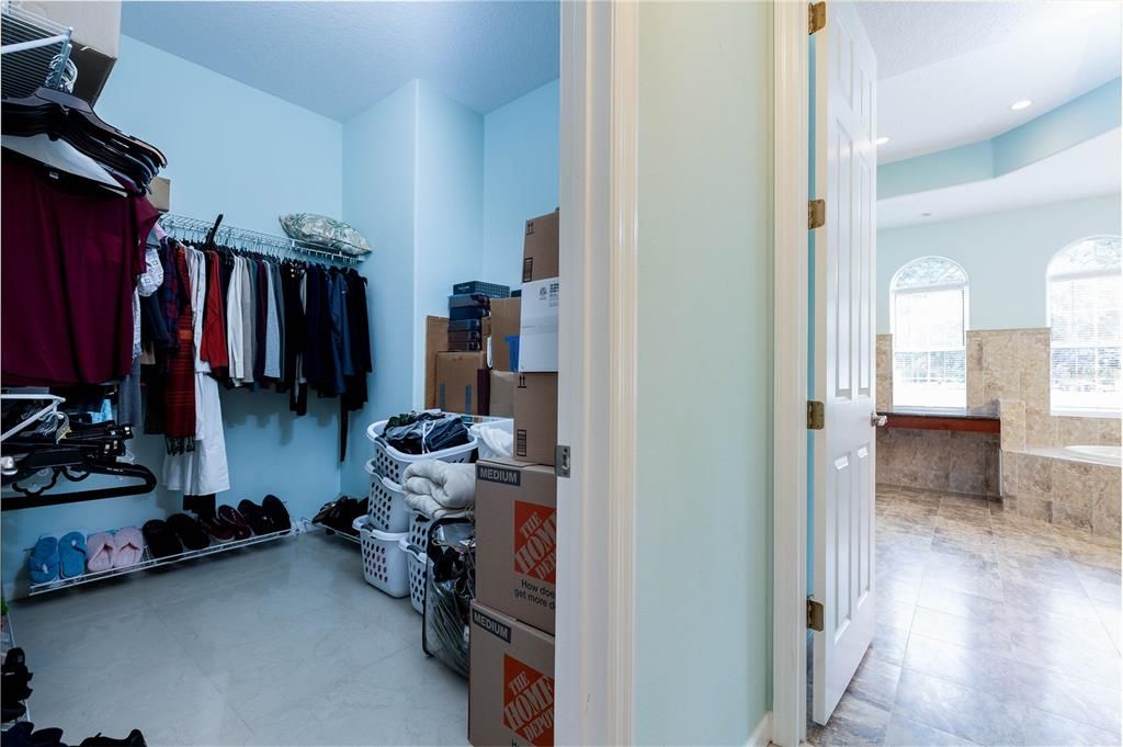 Active With Contract: $725,000 (4 beds, 4 baths, 4370 Square Feet)