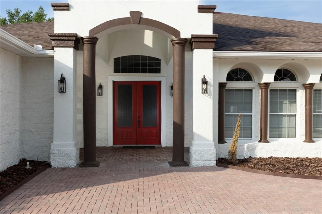 Active With Contract: $725,000 (4 beds, 4 baths, 4370 Square Feet)