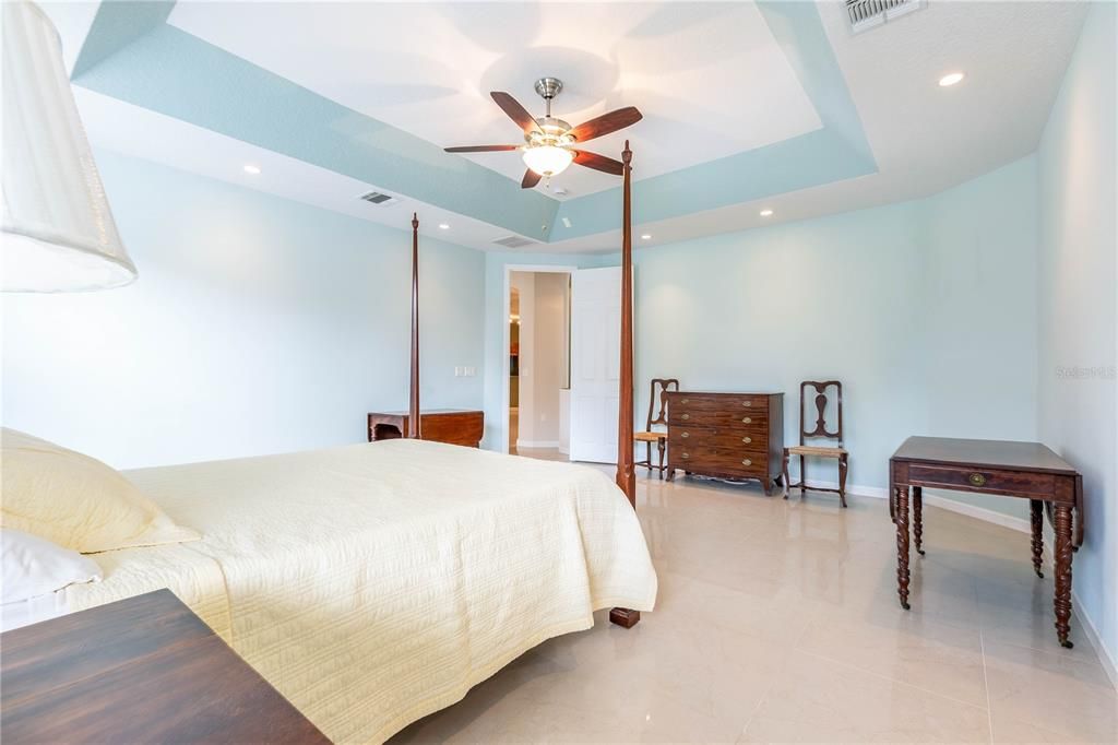 Active With Contract: $725,000 (4 beds, 4 baths, 4370 Square Feet)