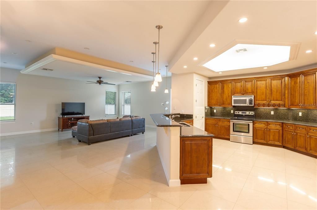 Active With Contract: $725,000 (4 beds, 4 baths, 4370 Square Feet)