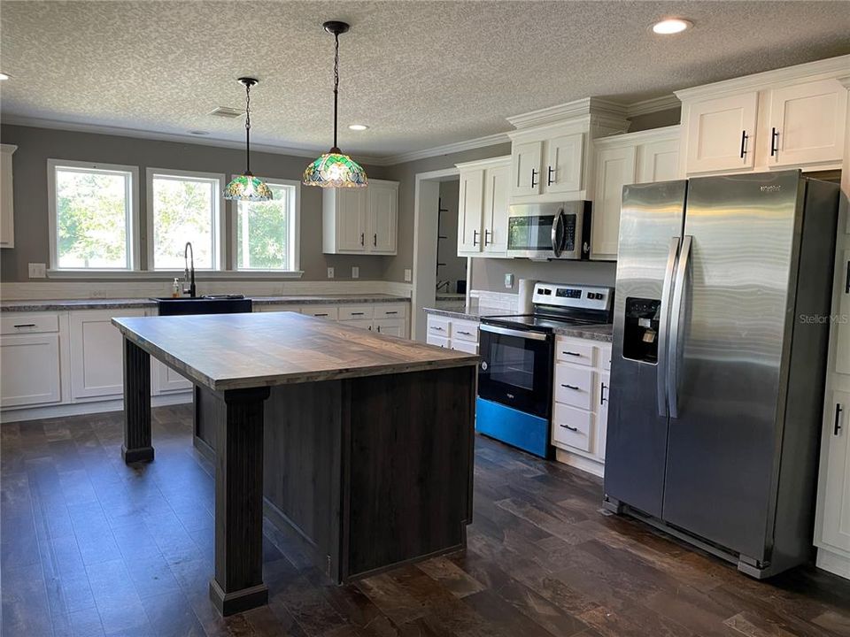 En Venta: $359,900 (3 camas, 2 baños, 1891 Pies cuadrados)