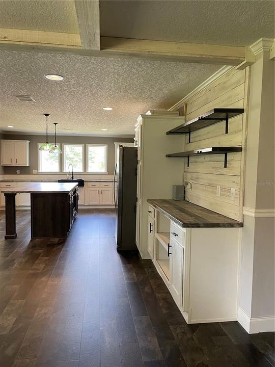 En Venta: $359,900 (3 camas, 2 baños, 1891 Pies cuadrados)