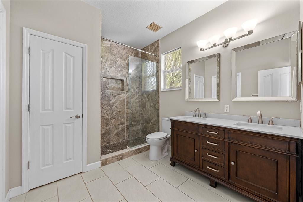 For Sale: $399,000 (3 beds, 2 baths, 1977 Square Feet)