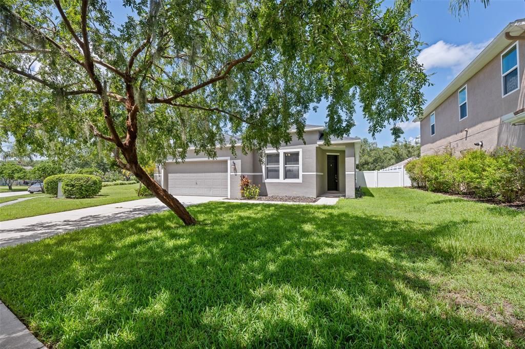 For Sale: $399,000 (3 beds, 2 baths, 1977 Square Feet)