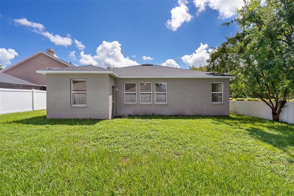 For Sale: $399,000 (3 beds, 2 baths, 1977 Square Feet)