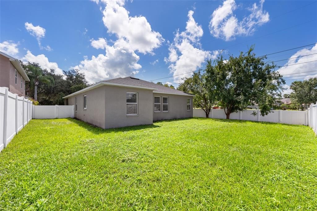 For Sale: $399,000 (3 beds, 2 baths, 1977 Square Feet)