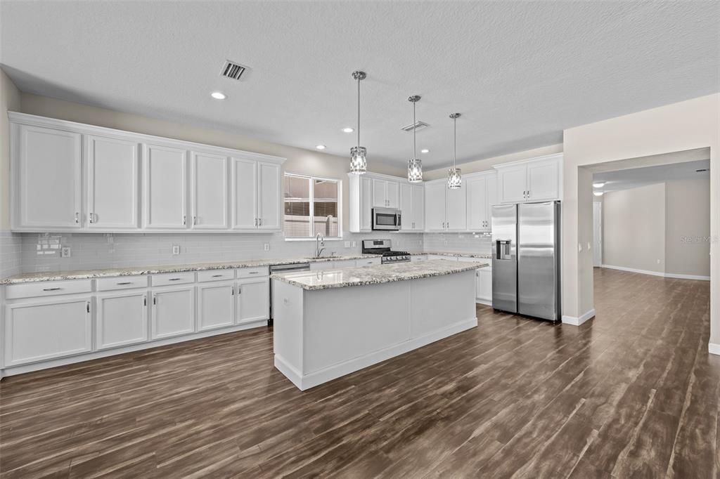 For Sale: $399,000 (3 beds, 2 baths, 1977 Square Feet)