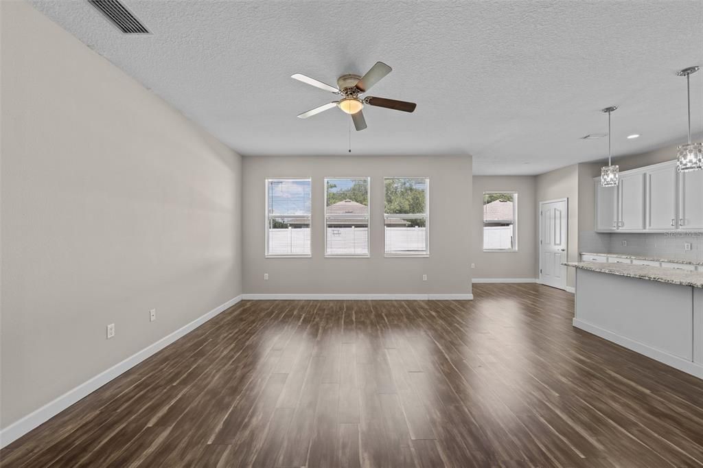 For Sale: $399,000 (3 beds, 2 baths, 1977 Square Feet)