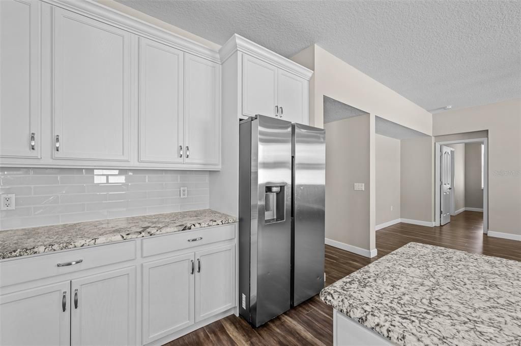 For Sale: $399,000 (3 beds, 2 baths, 1977 Square Feet)