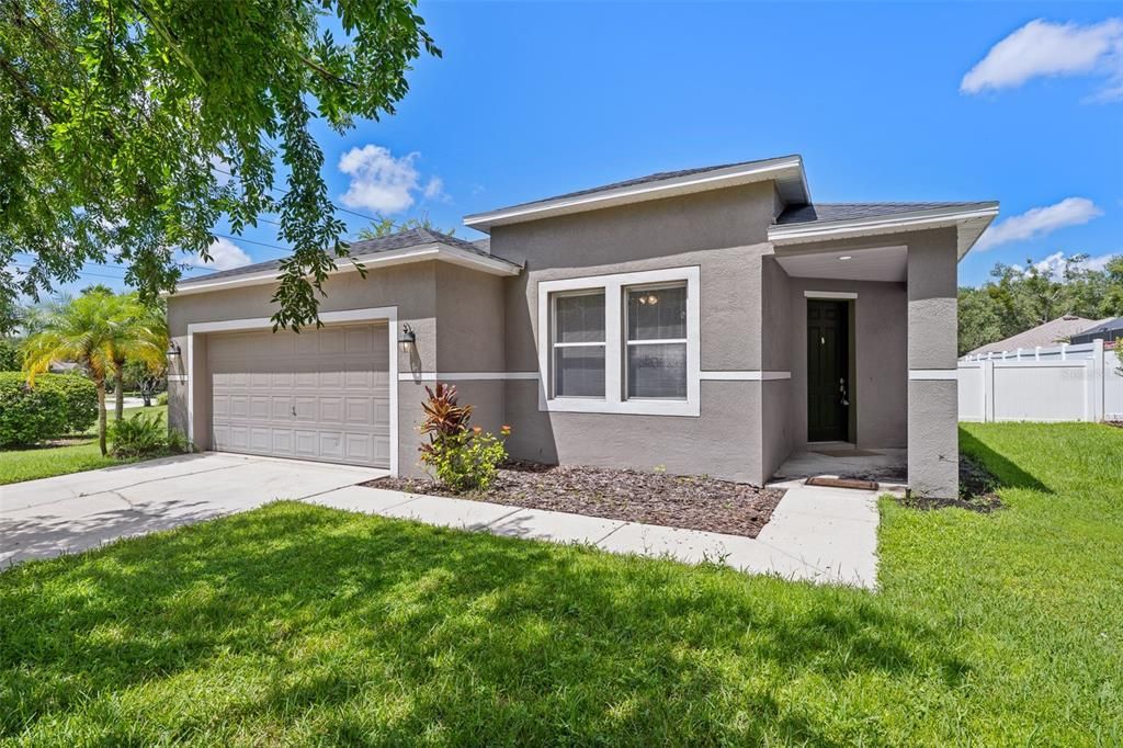 For Sale: $399,000 (3 beds, 2 baths, 1977 Square Feet)