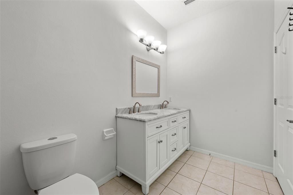 For Sale: $399,000 (3 beds, 2 baths, 1977 Square Feet)