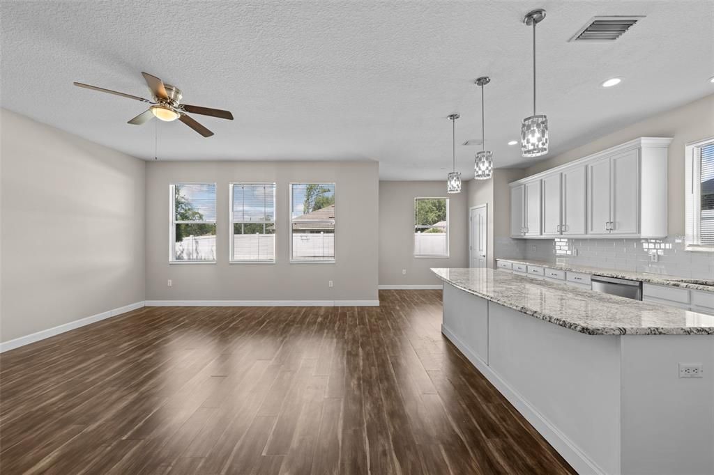 For Sale: $399,000 (3 beds, 2 baths, 1977 Square Feet)