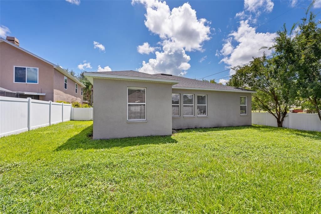 For Sale: $399,000 (3 beds, 2 baths, 1977 Square Feet)