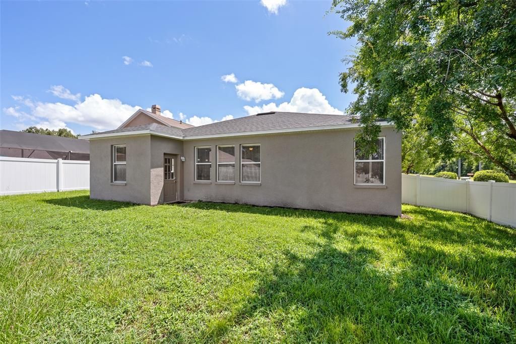 For Sale: $399,000 (3 beds, 2 baths, 1977 Square Feet)