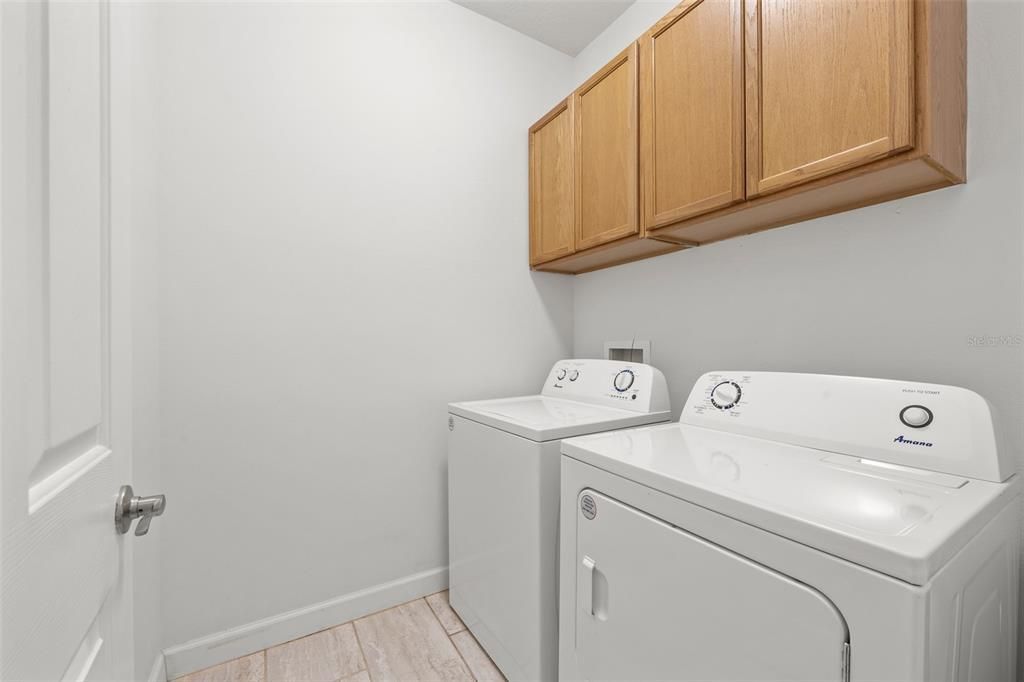 For Sale: $399,000 (3 beds, 2 baths, 1977 Square Feet)