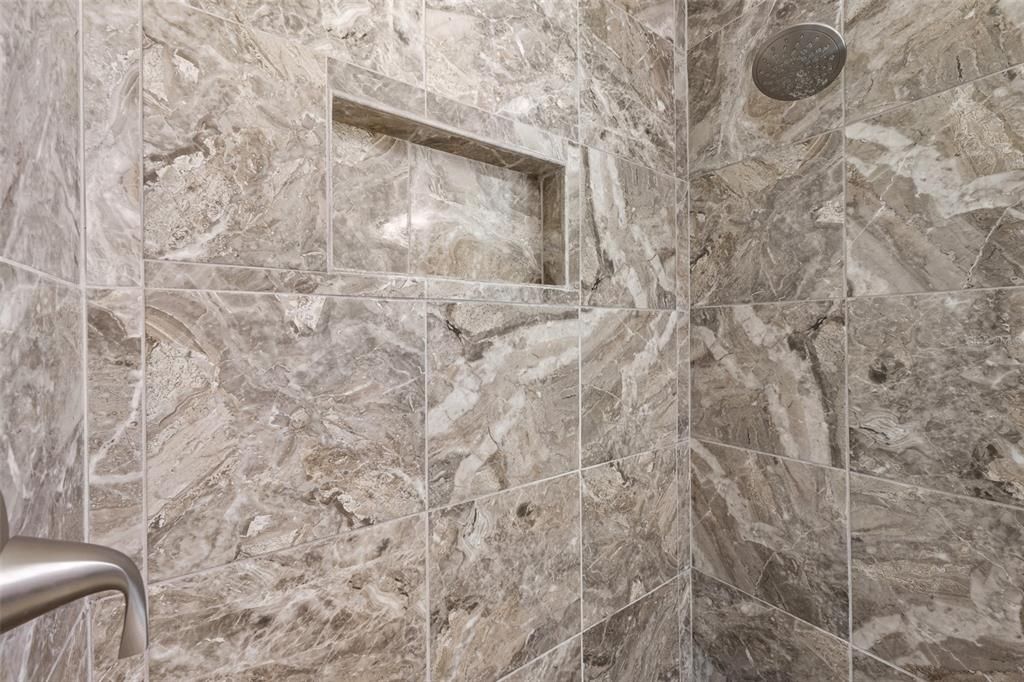 For Sale: $399,000 (3 beds, 2 baths, 1977 Square Feet)