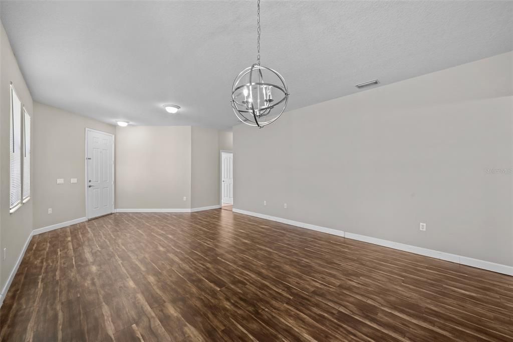 For Sale: $399,000 (3 beds, 2 baths, 1977 Square Feet)