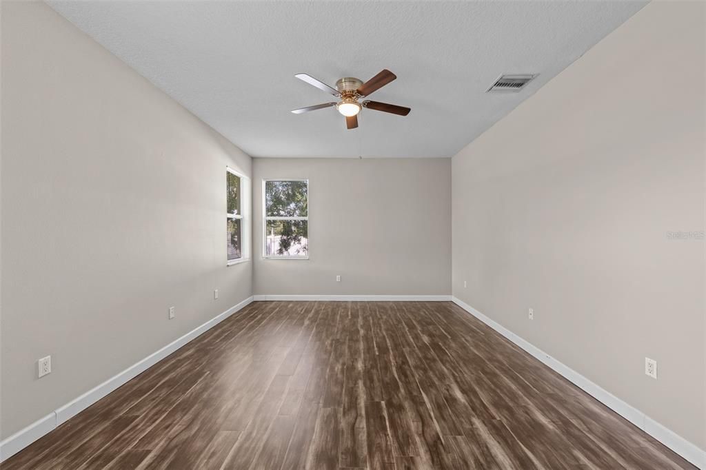 For Sale: $399,000 (3 beds, 2 baths, 1977 Square Feet)