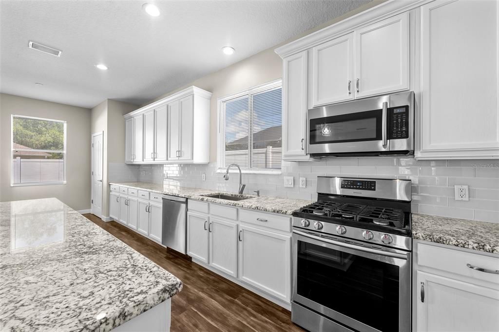 For Sale: $399,000 (3 beds, 2 baths, 1977 Square Feet)