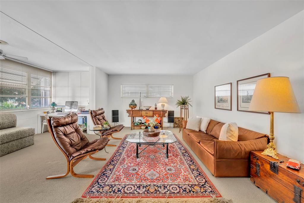 待售: $329,900 (1 贝兹, 1 浴室, 570 平方英尺)