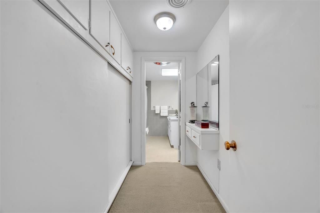 待售: $329,900 (1 贝兹, 1 浴室, 570 平方英尺)