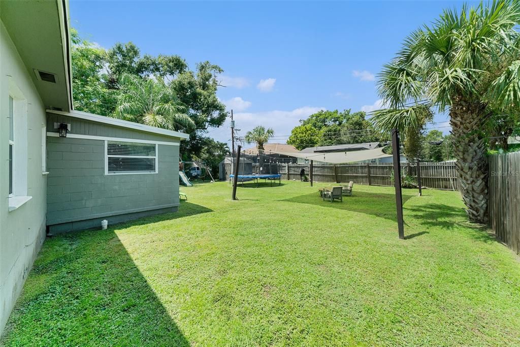 合同活跃: $320,000 (3 贝兹, 1 浴室, 1342 平方英尺)